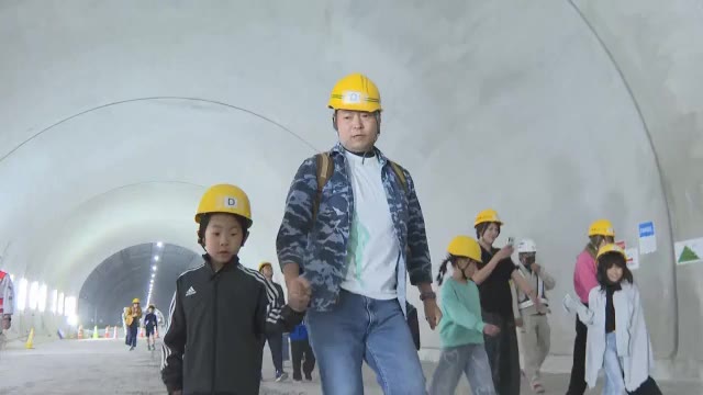 「トンネルに入るの初めて！」　長野・静岡県境の難所「青崩峠」のトンネル工事現場を 小学生が見学　開通すれば山越えの30分が6分に