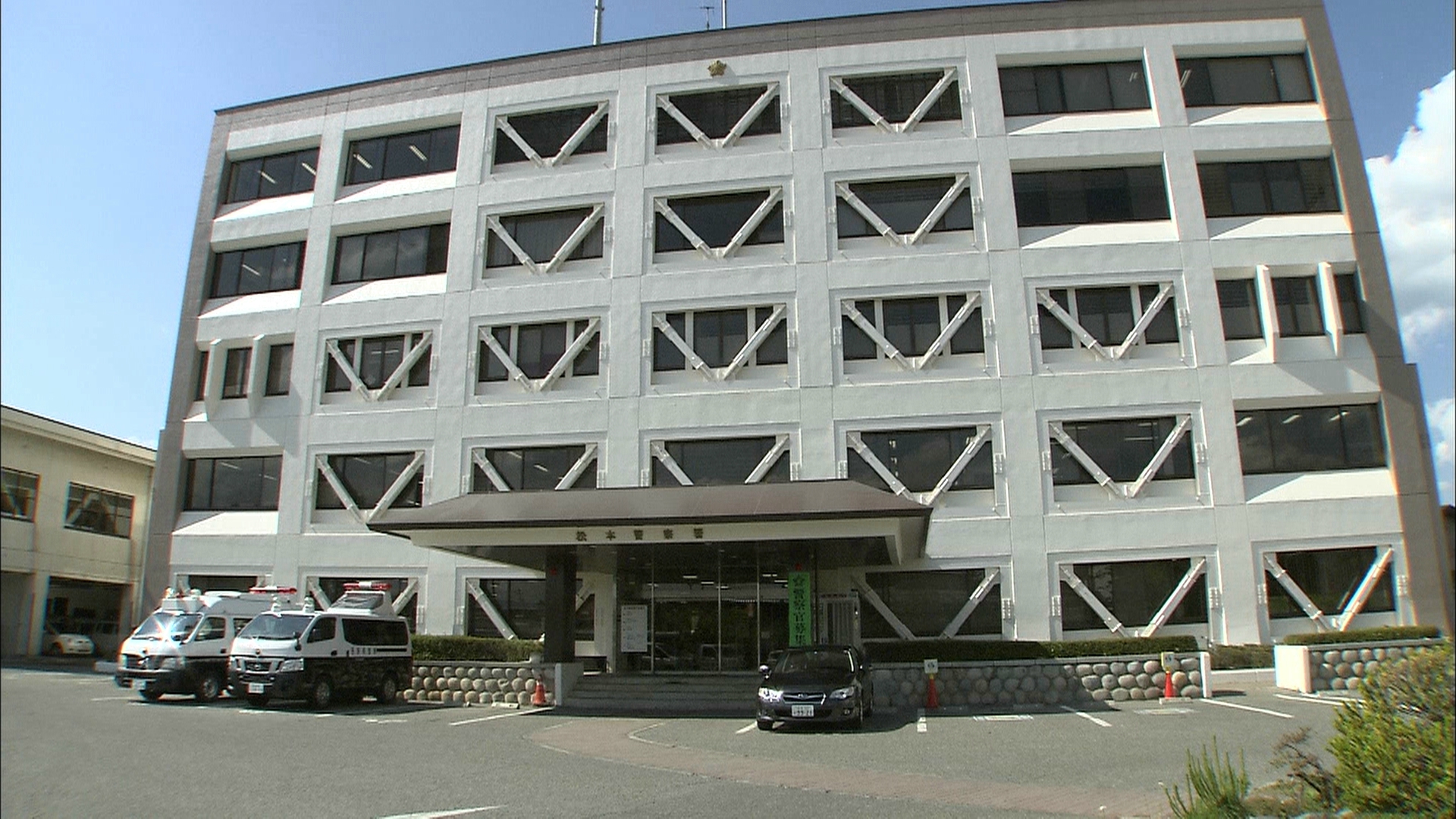 80歳の男が車内を物色 住人に見つかり逃げようとして暴行も…住人が男を確保 事後強盗未遂の疑いで現行犯逮捕
