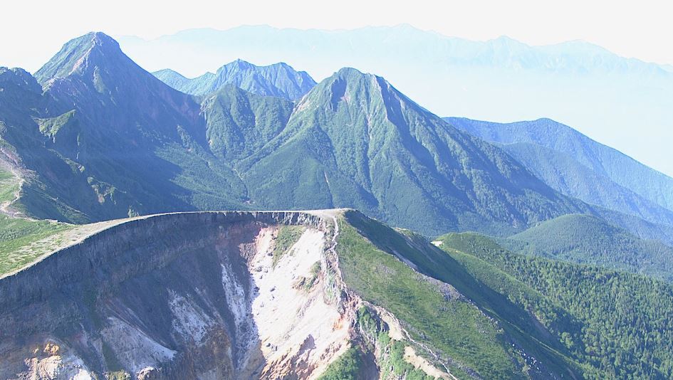 八ヶ岳連峰の山小屋で宿泊中、体調不良で行動不能に 東京都の8歳児童を救助