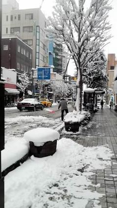 雪の長野市内