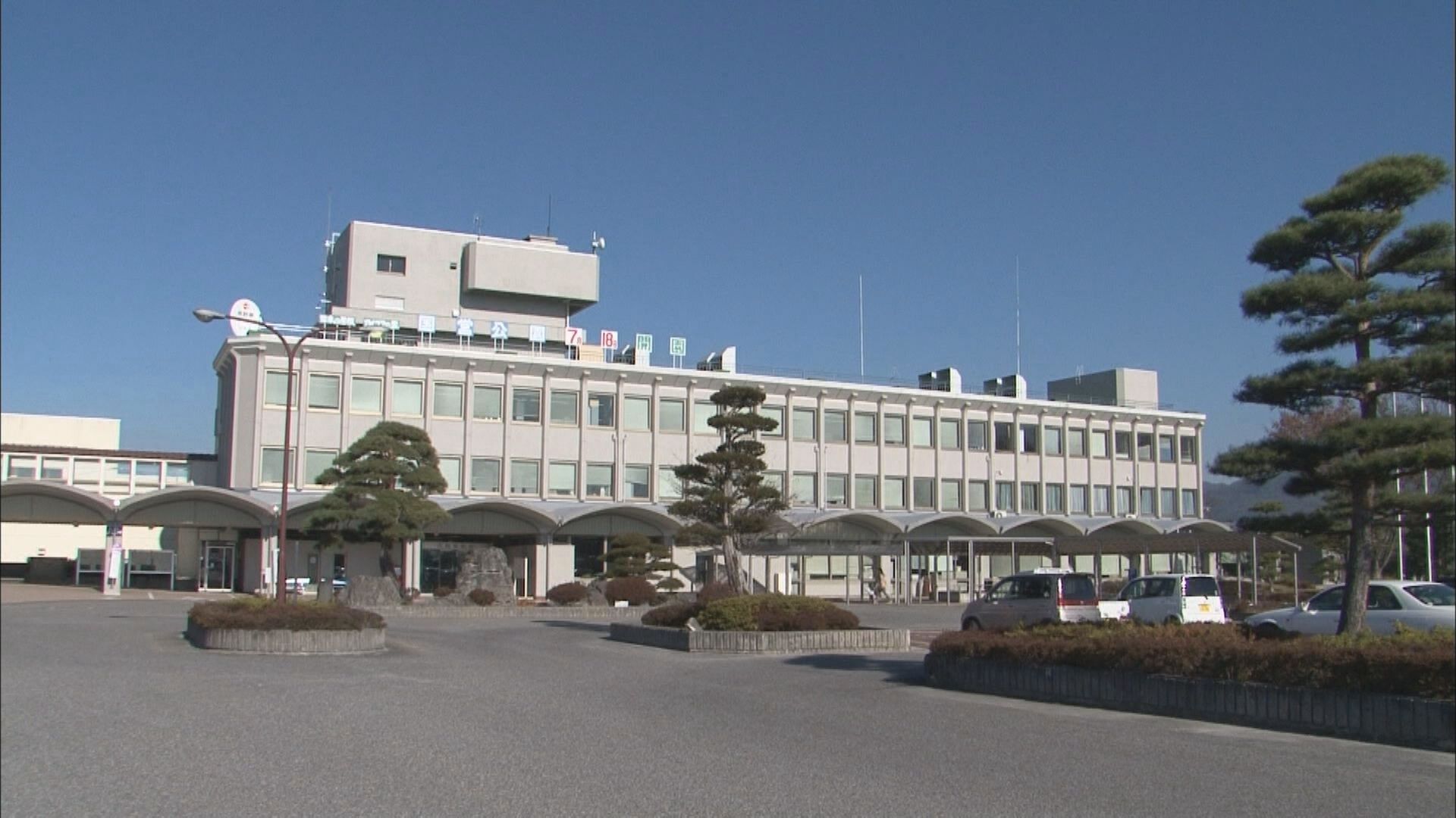 市立図書館の入札妨害事件　市職員の男と業者の社長を起訴　照明工事の予定価格を伝え、近い金額で落札　公正な入札を妨害か