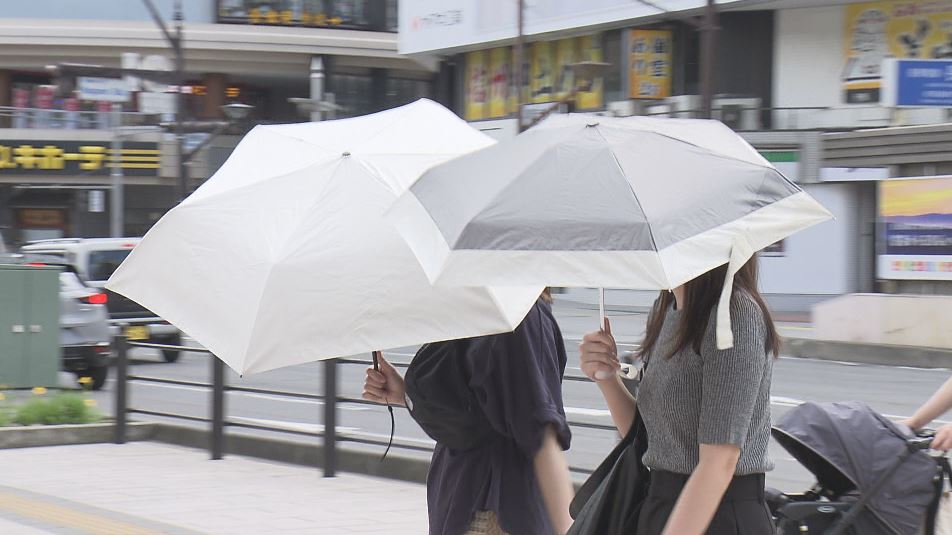 「蒸し暑い」上田、佐久、飯山は30℃超の「真夏日」　あす17日は全県でさらに気温上がる見込み　熱中症に注意を
