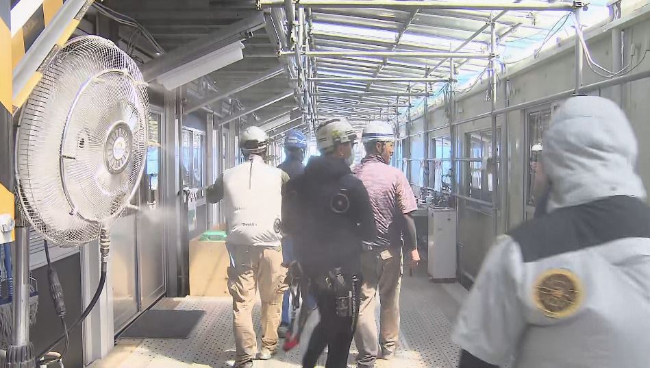 労働局長が工事現場での「熱中症対策」を視察　水分補給、休憩時間、空調服の着用は
