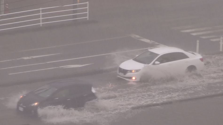 きょうも各地で「ゲリラ雷雨」　佐久地域に「大雨・洪水警報」　交通にも影響…上越道の佐久・小諸IC間の上下線などで「通行止め」