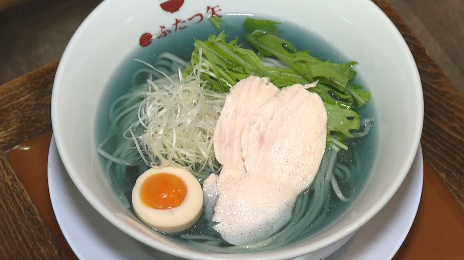 きょうは777の日　“縁起の良い青いラーメン”が登場　阿智村の「日本一の星空」をイメージした「七星ラーメン」