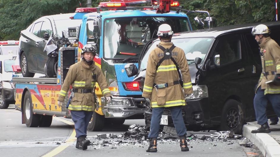 上高地に向かう国道で乗用車とワンボックスカーが衝突　子ども含む男女7人を搬送　成人男性1人は心肺停止状態　