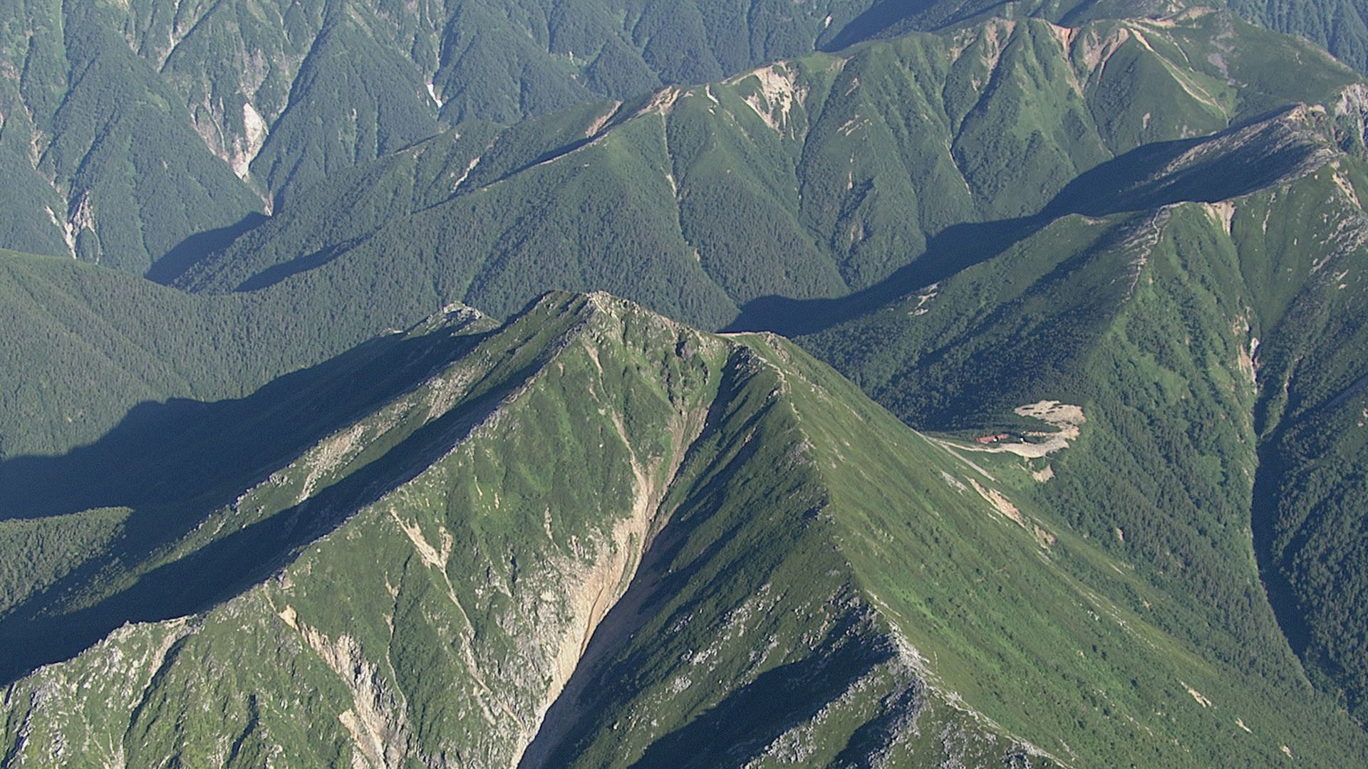 「自力下山は難しい」千葉県の64歳男性をヘリコプターで救助　北アルプス常念岳から蝶ヶ岳に向けて縦走中に転倒　頭をけがしている模様