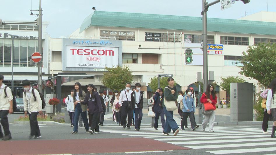 「寒暖差激しくて、疲れちゃう」朝晩は冷え込み…秋の装いに　