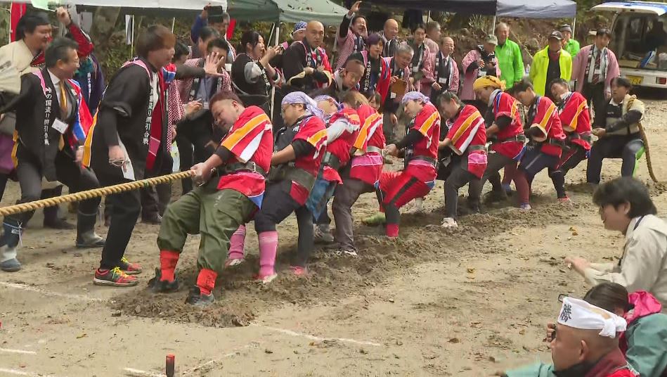 熱戦！峠の国盗り綱引き合戦　「信州軍」VS「遠州軍」　長野県飯田市と静岡県浜松市の県境「兵越峠」