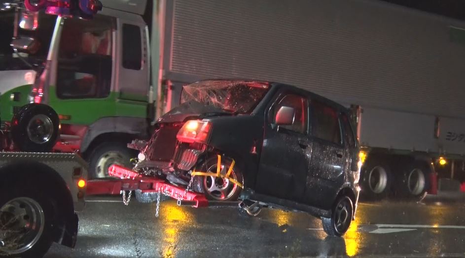 国道で軽自動車と乗用車が衝突　乗用車の男性が死亡　乗用車の80歳の男を現行犯逮捕　カーブで反対車線にはみ出したか