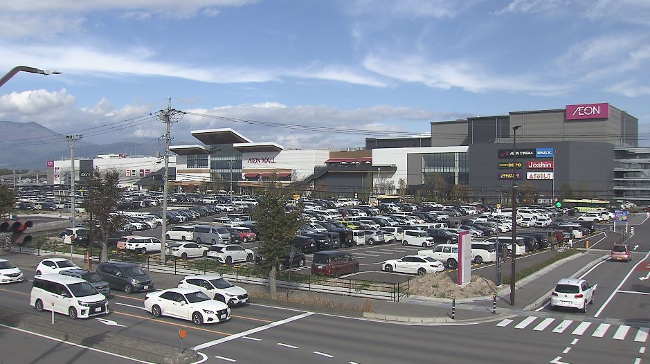 渋滞緩和対策の効果も？　「イオンモール須坂」周辺道路は3連休に目立った混雑なく　路線バスは利用好調