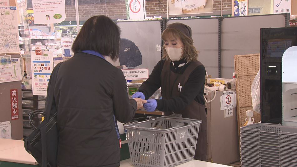 スーパーに「ゆっくりレジ」　セルフが広がる中…逆の取り組み　機械操作が苦手なお年寄りも焦らず合計「楽で安心」　利用者のニーズを受け止める目的も「お客さんの言葉は宝物」