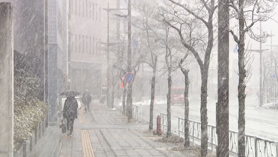 大雪の可能性　長野県北部を中心に30日明け方にかけて　中野飯山地域40センチ、大北地域山沿い30センチ　24時間予想降雪量（30日午後6時まで・多い所で）　交通障害や路面の凍結に注意