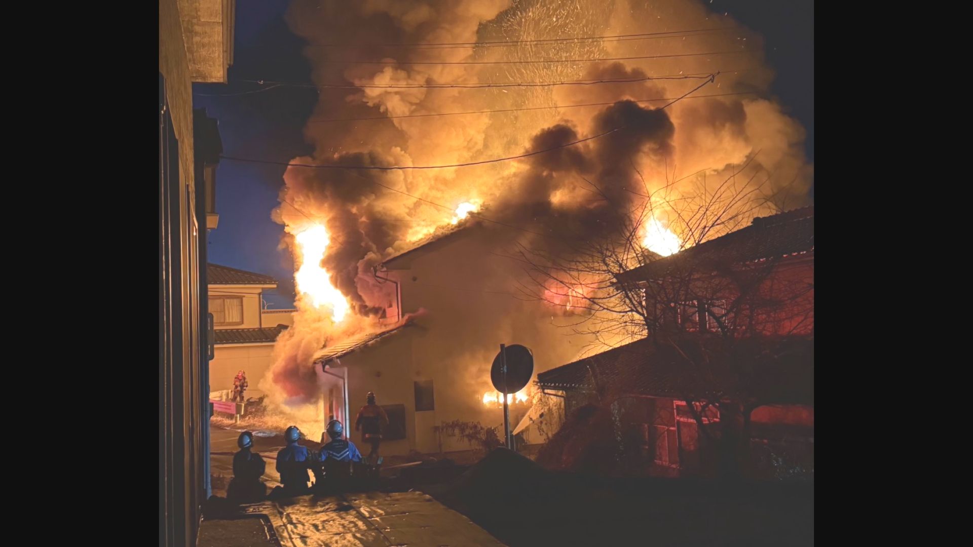 【速報】住宅全焼　3人死亡　長野・東御市