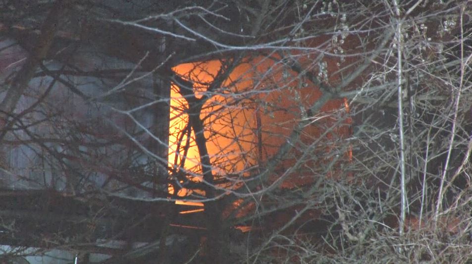 「怖いくらい燃えていた」長野・塩尻市で住宅全焼　2人の遺体発見　高齢の母親と60代の息子と連絡取れず