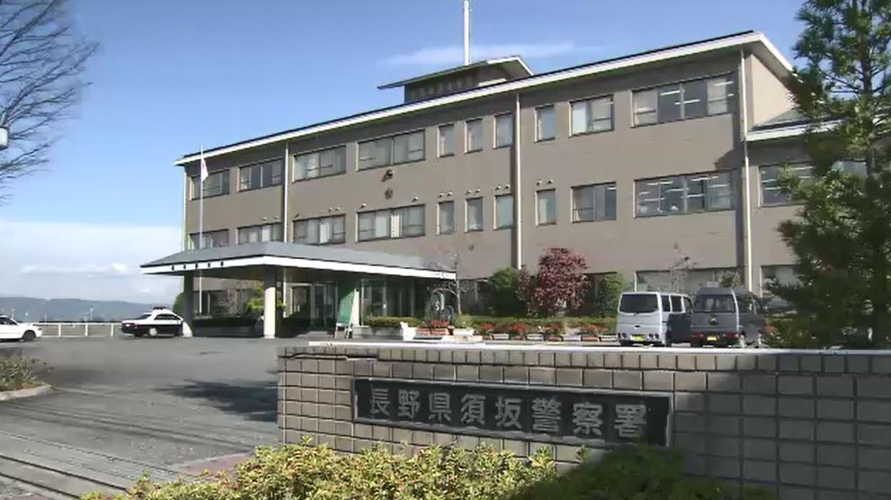 屋根の劣化部分に穴…約6m転落　会社役員の67歳男性が死亡　修繕箇所を点検中　「仕事に出かけたきり連絡がとれない」家族が通報　