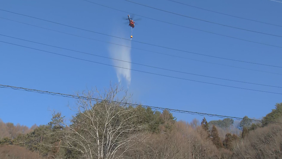 山林火災が4日ぶりに鎮火　たき火が燃え広がり住宅など2棟全焼　裏山に燃え移る　長野県上田市の鹿教湯温泉近く