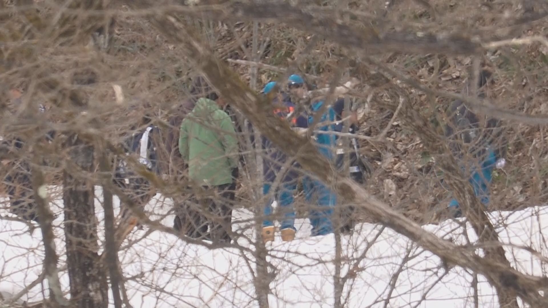 スノーモービルが横転　女の子が死亡　10歳未満でオーストラリア国籍とみられる　川沿いを走行中に斜面に乗り上げたか　長野・白馬村