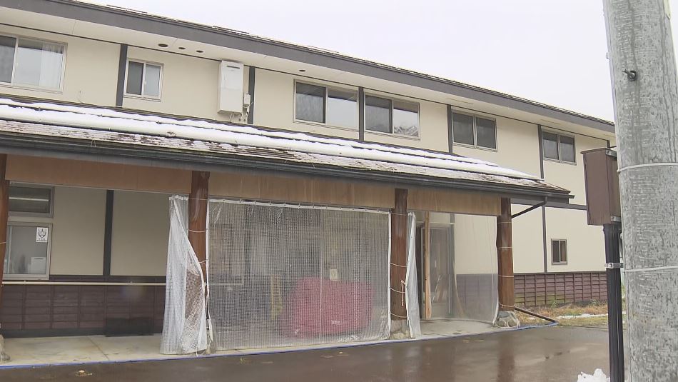 姉と共謀…元所長の弟も逮捕　サービス付き高齢者住宅の70代入居者から240万円詐取した疑い　2人に余罪があるとみて捜査　長野・飯山市