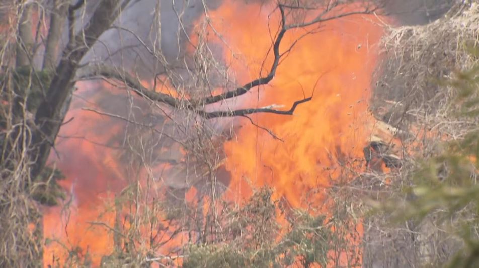 住宅全焼、山林なども焼く　1人の遺体を発見　近くの住民と連絡取れず　長野・松本市　