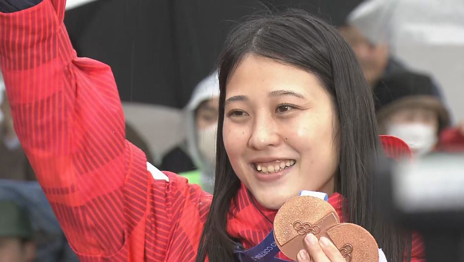 「次の目標は金」“銅メダル2個”スキージャンプ丸山希選手が地元に凱旋　人口約3500人の野沢温泉村で32年ぶりの五輪メダリスト　村民「誇らしい」　ミラノ・コルティナ五輪