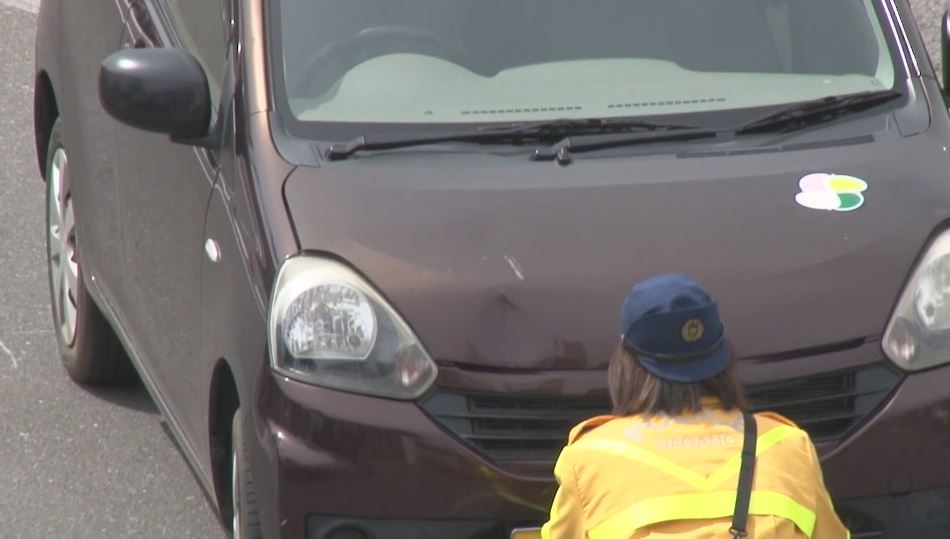 0歳の赤ちゃんを抱いた母親が車にはねられる　母親は重傷、赤ちゃんは顔を擦りむくけが　運転の81歳女を現行犯逮捕　横断歩道を渡っていたところ…信号機がある十字路交差点　過失運転致傷の疑い　長野・塩尻市