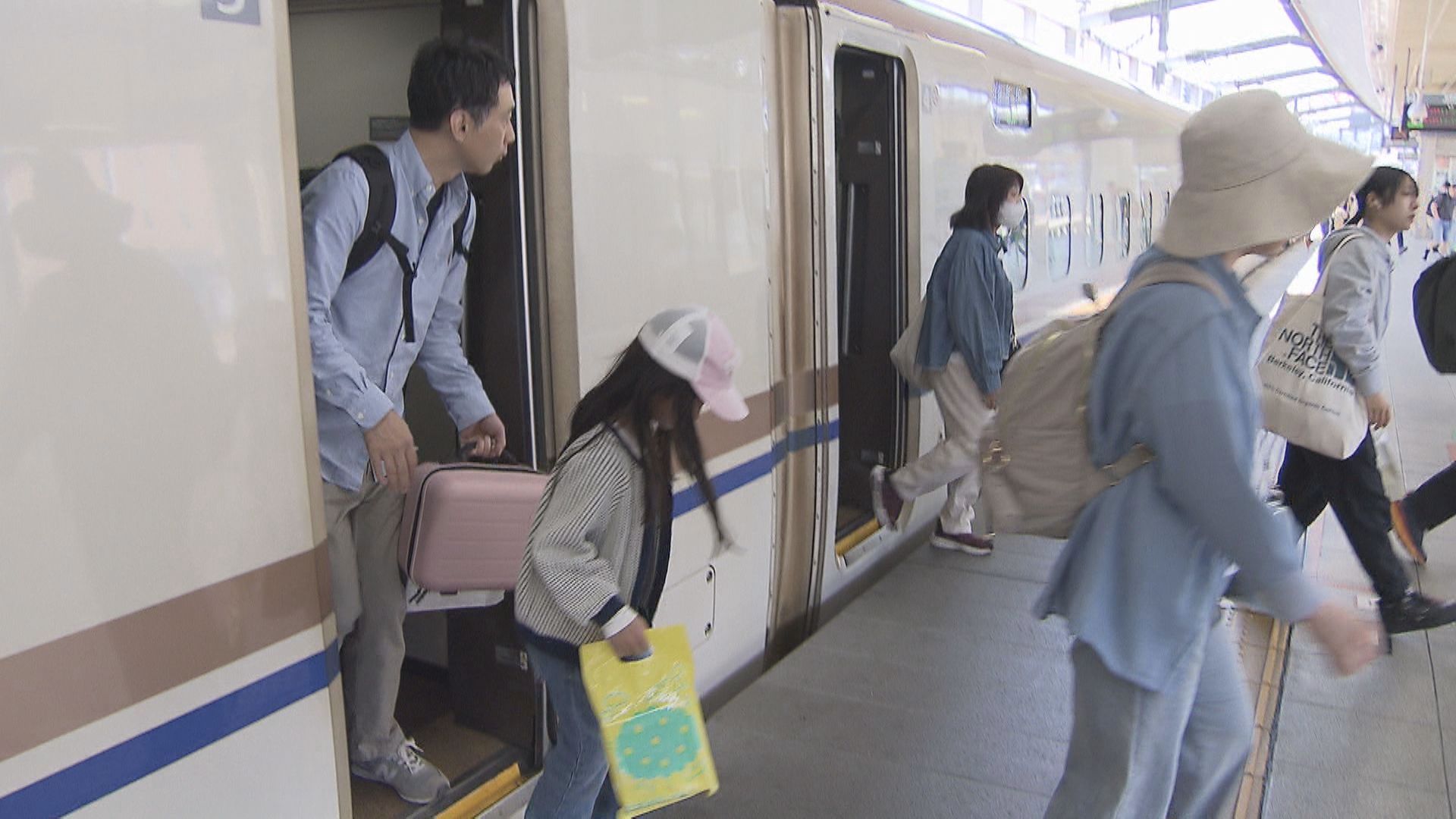 「おばあちゃんと遊びたい」　 大型連休後半の5連休初日で入り込み本格化　北陸新幹線の乗車率は最大150％の列車も