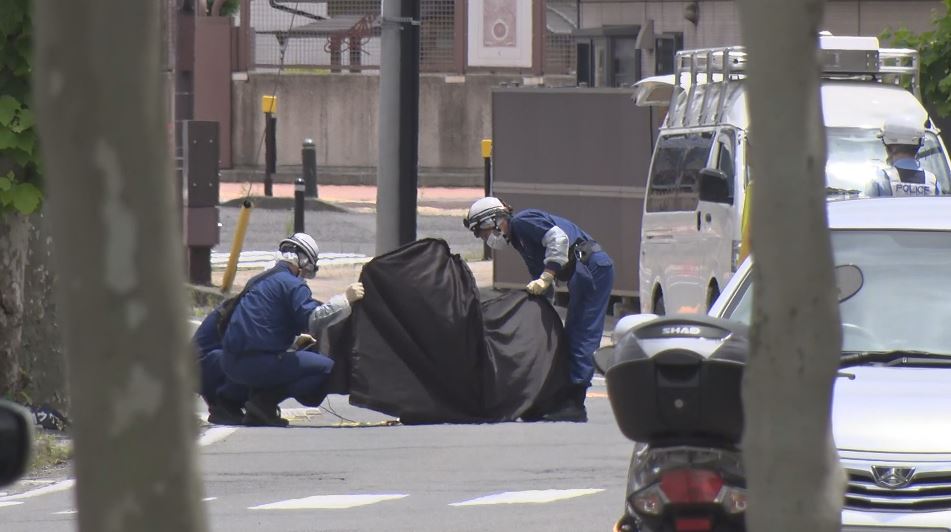 歩行者の男性がはねられ死亡　大型トレーラー運転の群馬県の42歳男をひき逃げの疑いで逮捕　防犯カメラやドラレコから車両を特定　山梨県で身柄を確保　長野県岡谷市の県道で男性をはね、救護せず走り去った疑い