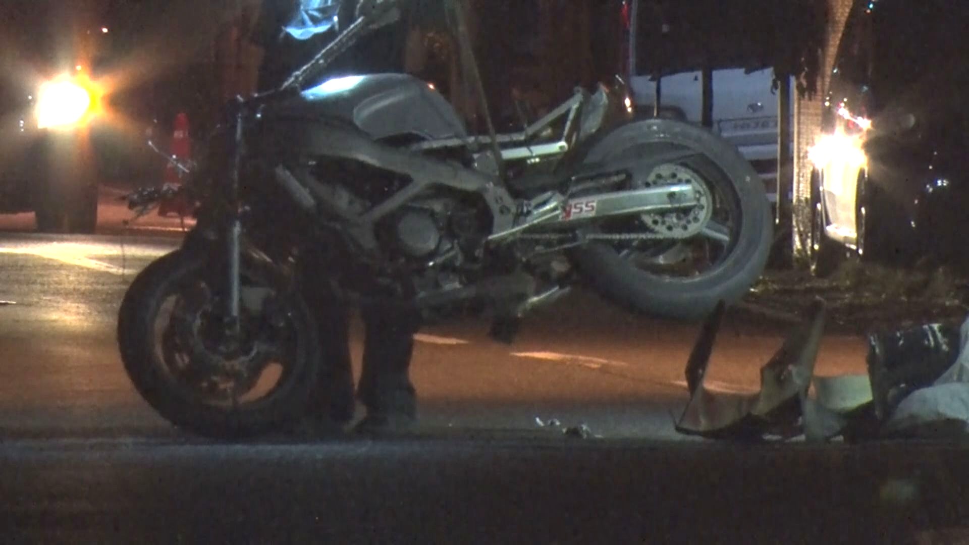 国道20号で車とバイクが衝突　バイクの19歳男性が重傷　右折しようとした76歳男性が運転の車と反対側から来たバイクがぶつかる　現場はゆるいカーブ　長野・諏訪市