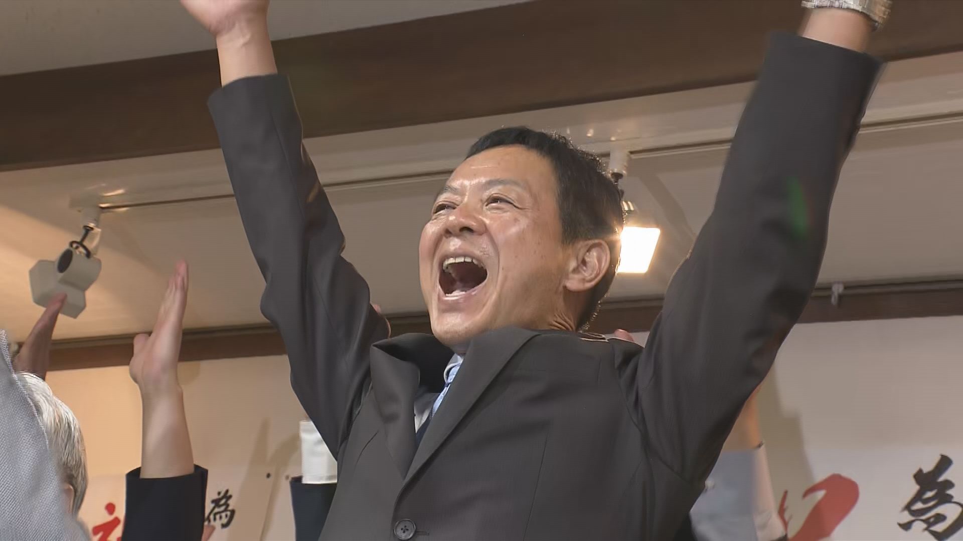 新人同士の一騎打ち　大町市長選挙　元県職員の柳原健さん（56）初当選「新しい発想や取り組みに果敢に挑戦する」　柳原健さん（56）7,376票　 植松悠一郎さん（45）3,985票