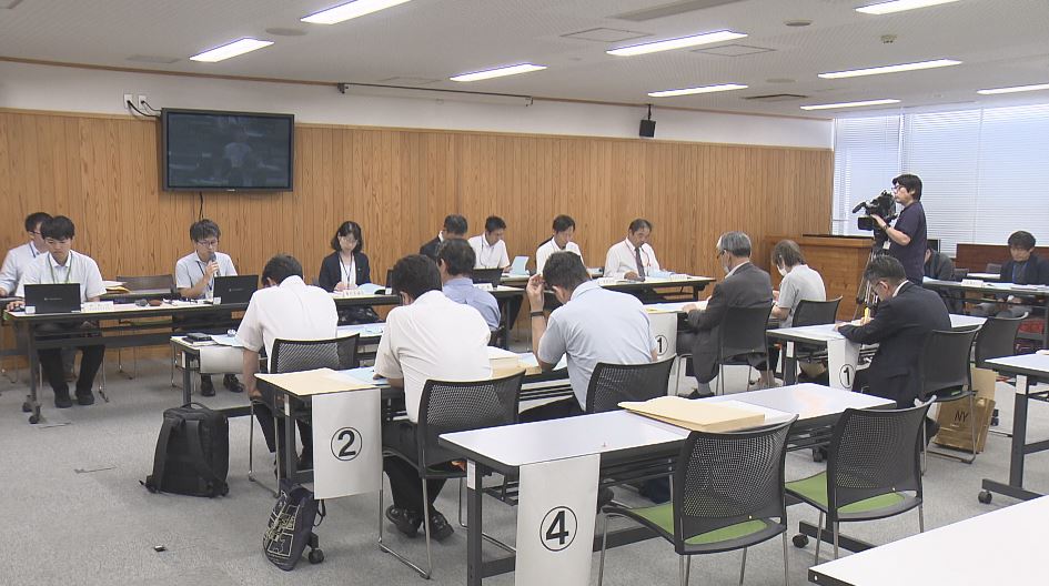 長野県知事選　立候補手続き説明会に3派が出席　現職の阿部知事、元参院議員の武田良介さんの他に1陣営　7月23日告示、8月9日投開票