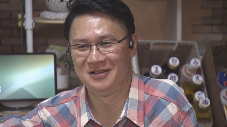 「絶望、死にたくてしょうがなかった」交通事故で頚髄損傷、四肢麻痺になった男性　調味料が一目で分かるキャップを開発、特許申請「日常の不便を誰かの便利に」　スマート家電を駆使し一人暮らし「自宅は私の城」