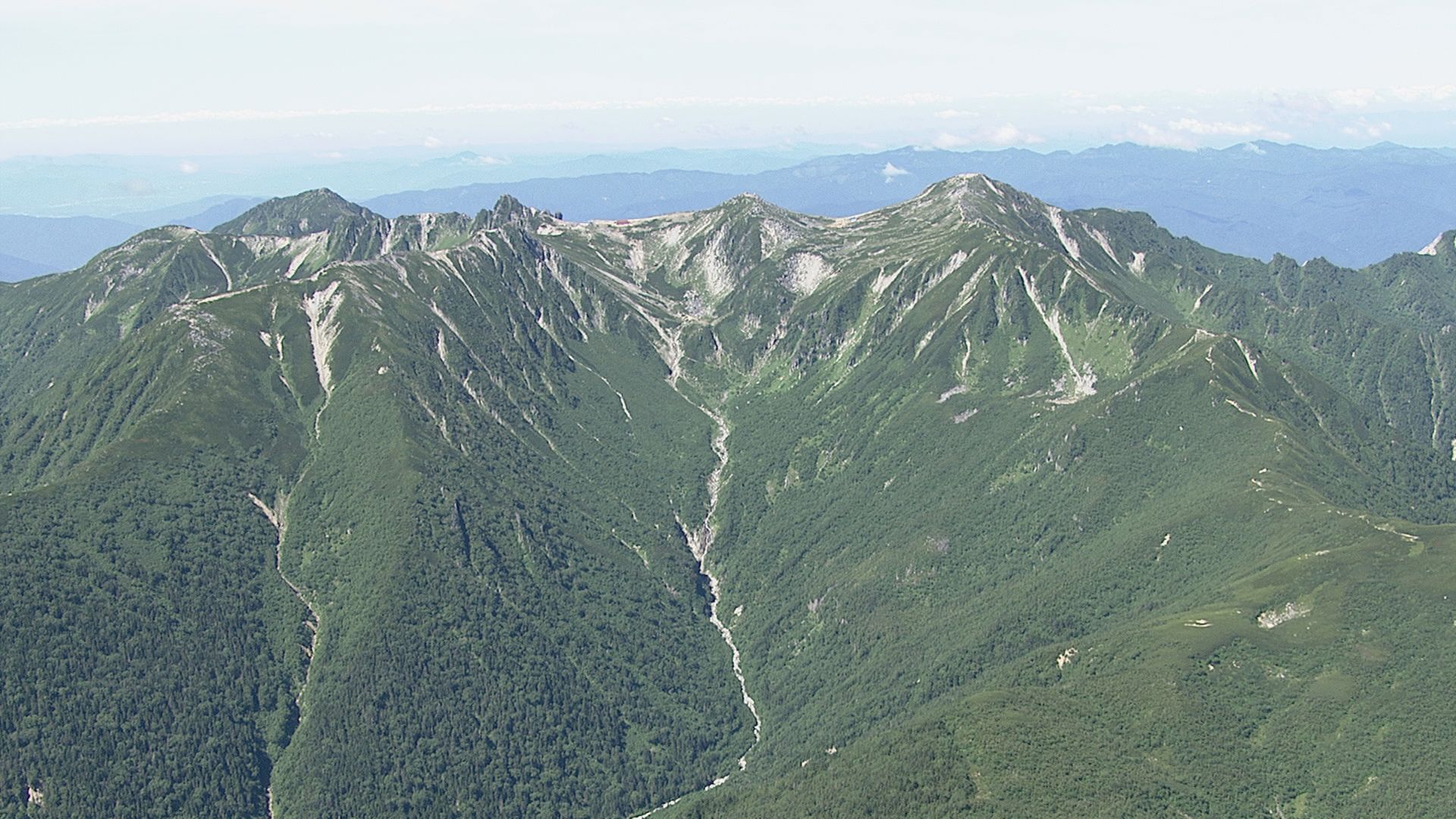 「熱があり動けず、自力下山は厳しい」和歌山市の52歳男性が南アルプス中岳に登頂後に体調不良　山小屋に宿泊も回復せず　消防が背負って下山して救助