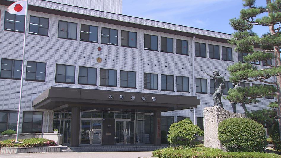 パラグライダーが湖に墜落　目撃者がボートで神奈川県の62歳男性を救助　「羽がつぶれて、立て直そうとしたが、立て直せなかった」　長野県大町市の木崎湖